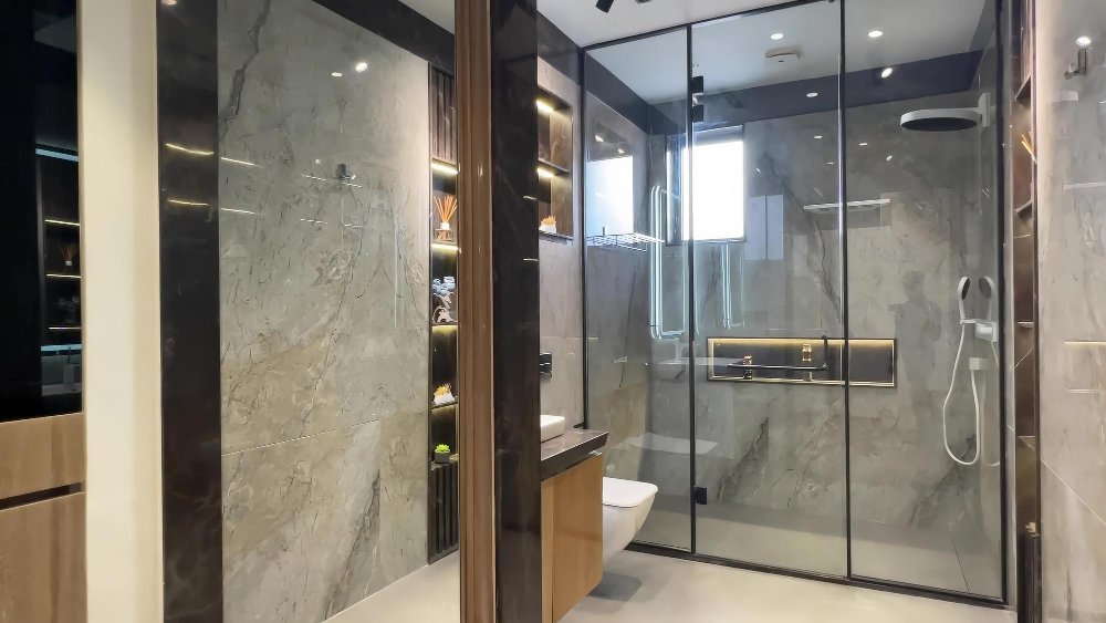 Glass Shower Systems Elevating Modern Bathroom Sophistication