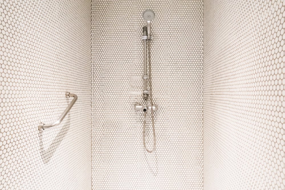 Cultured Marble Shower: Pros, Cons, and Design Possibilities for Modern Bathrooms